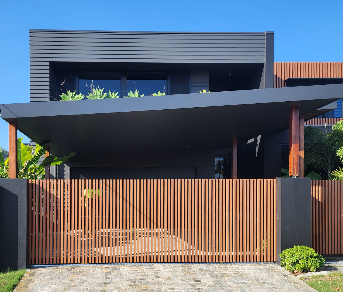 Batten Entry Aluminium Wood Look-Alike