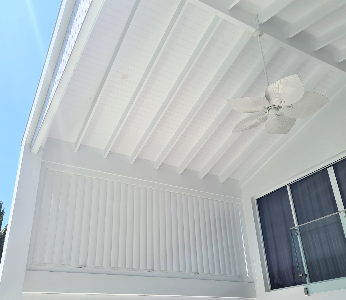 Louvered Feature Screen